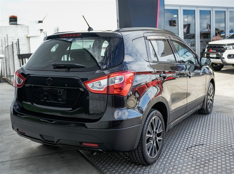 2015 Suzuki SX4 - Thumbnail