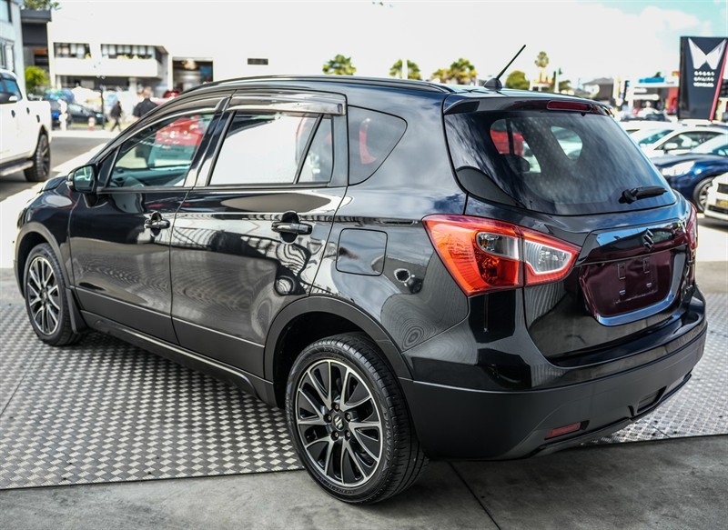 2015 Suzuki SX4 - Thumbnail