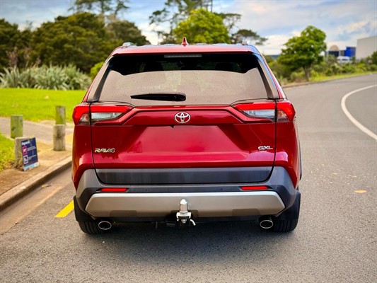 2021 Toyota RAV4 - Thumbnail