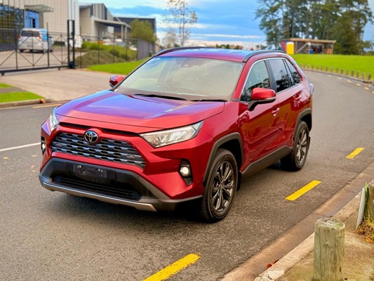 2021 Toyota RAV4 - Thumbnail