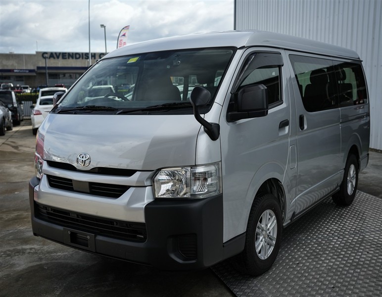 2022 Toyota Hiace - Thumbnail