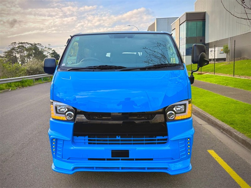 2018 Toyota Hiace - Thumbnail