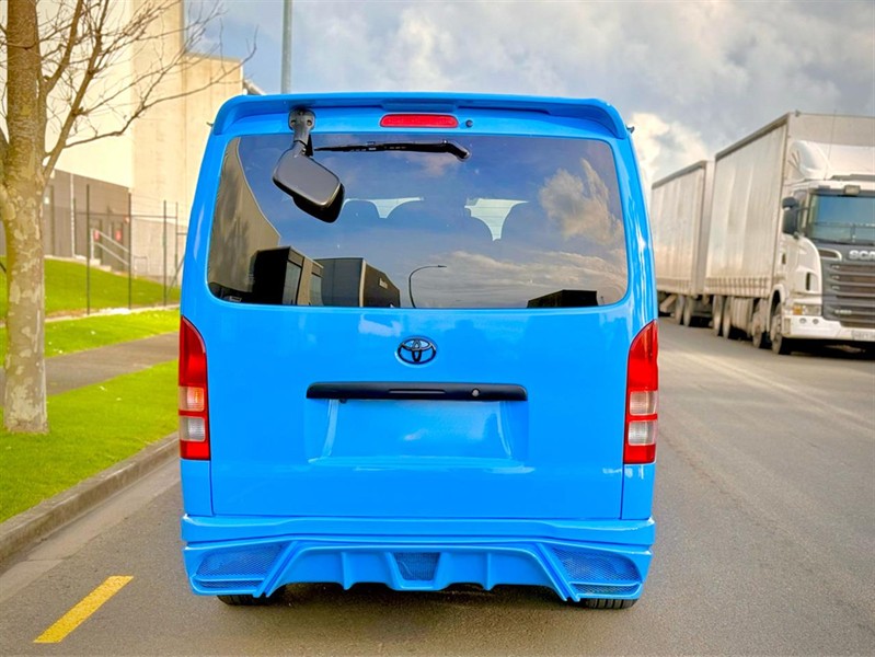 2018 Toyota Hiace - Thumbnail