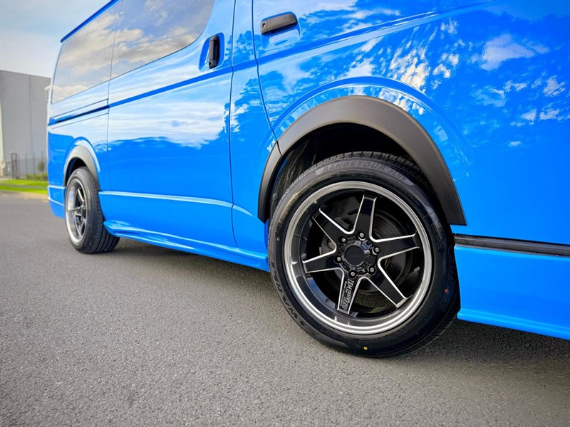 2018 Toyota Hiace - Thumbnail
