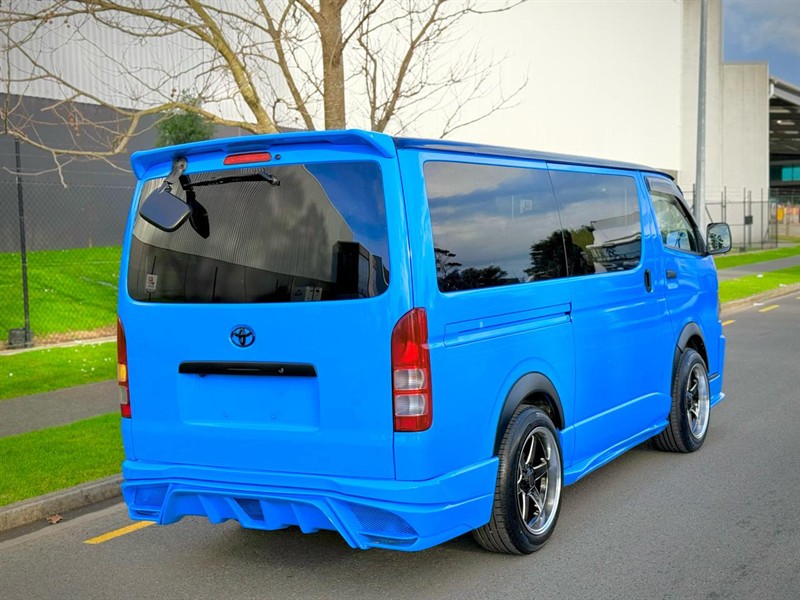 2018 Toyota Hiace - Thumbnail