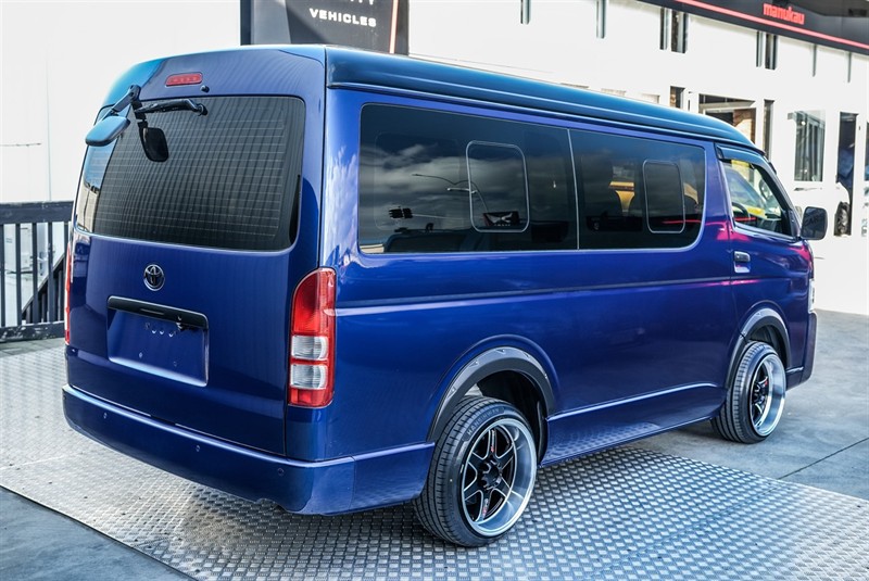 2023 Toyota Hiace - Thumbnail