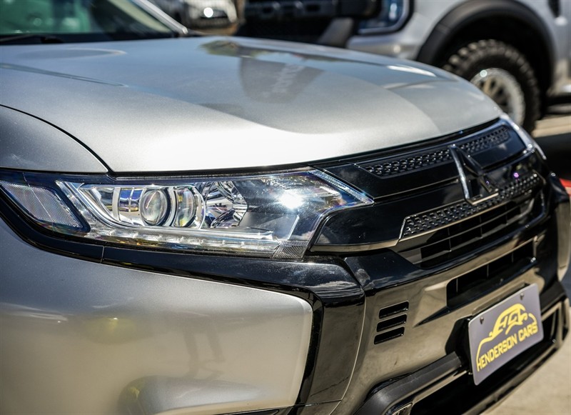 2022 Mitsubishi Outlander - Thumbnail