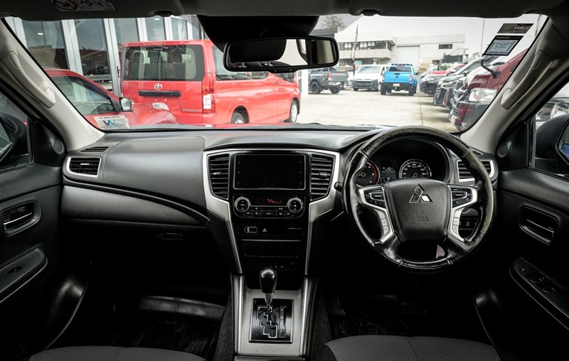 2020 Mitsubishi Triton - Thumbnail