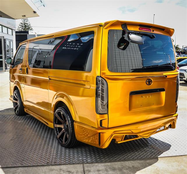 2019 Toyota Hiace - Thumbnail