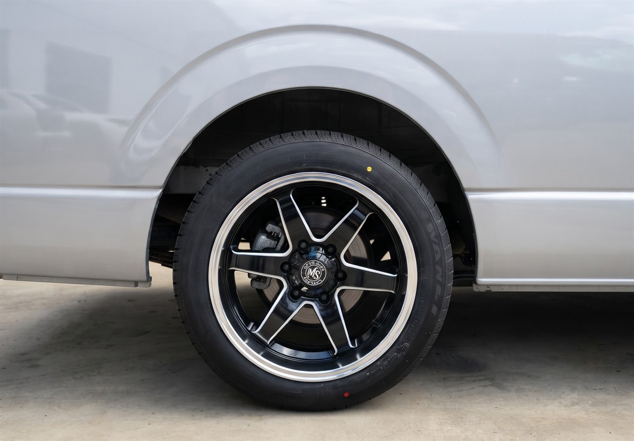 2022 Toyota Hiace