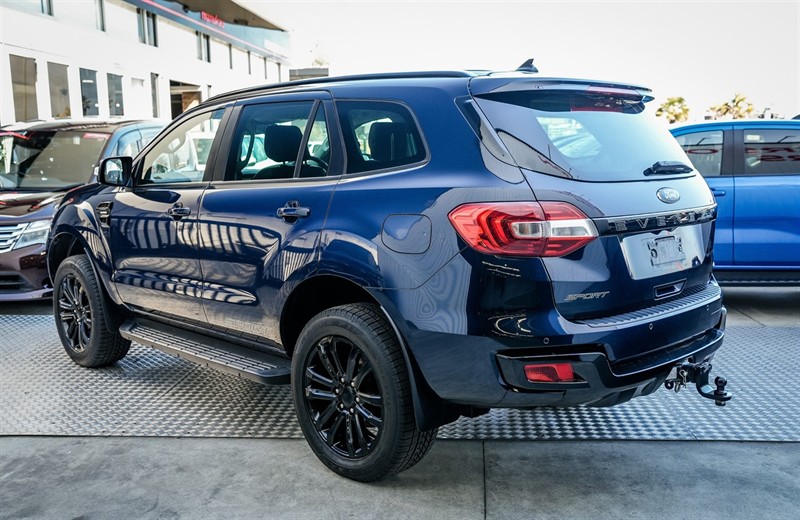 2022 Ford Everest - Thumbnail
