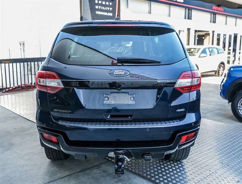 2022 Ford Everest - Thumbnail