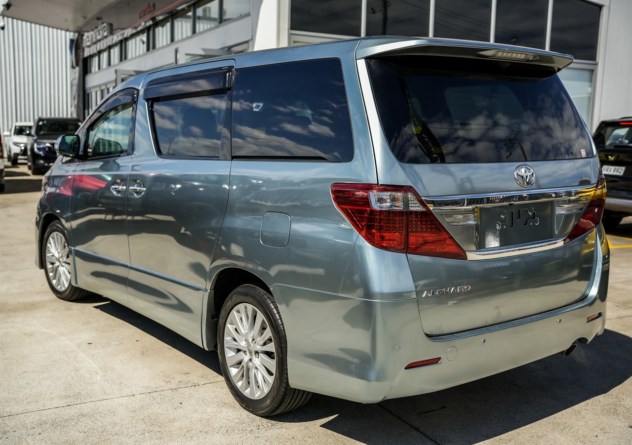 2013 Toyota Alphard