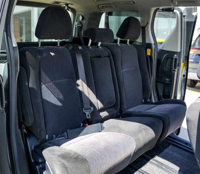 2013 Toyota Alphard - Thumbnail