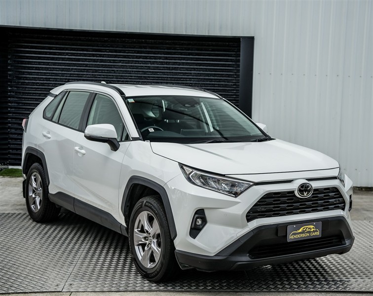 2022 Toyota RAV4 - Thumbnail