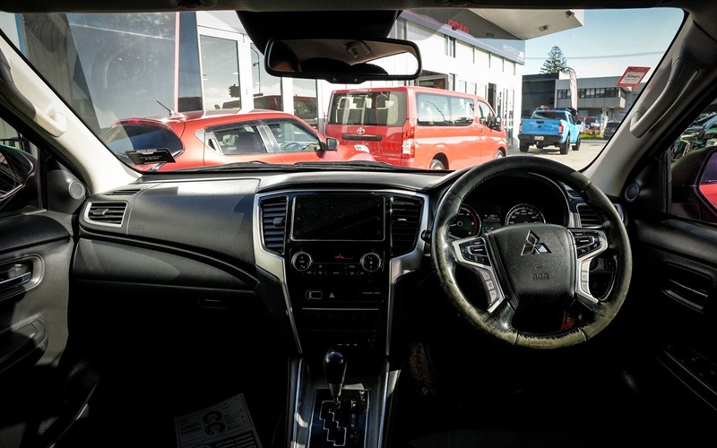 2020 Mitsubishi Triton - Thumbnail