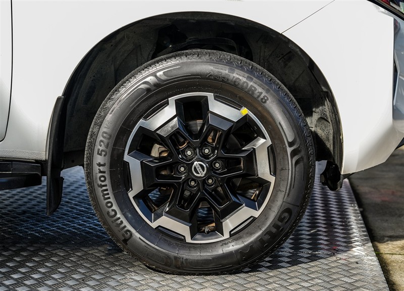2022 Nissan Navara - Thumbnail