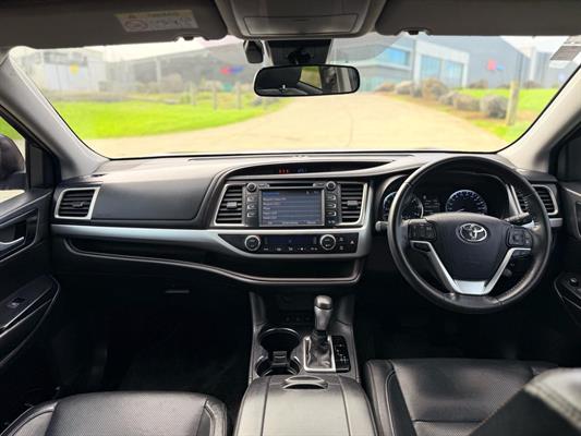 2021 Toyota Highlander - Thumbnail