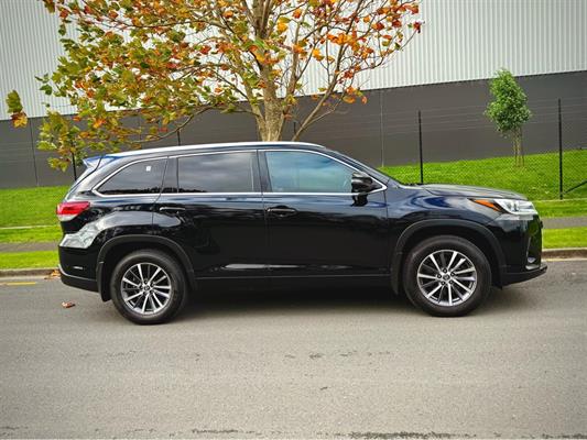 2021 Toyota Highlander - Thumbnail