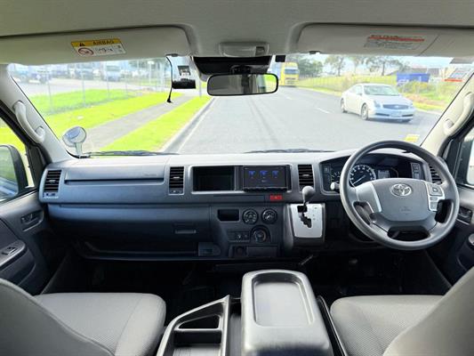 2022 Toyota Hiace - Thumbnail