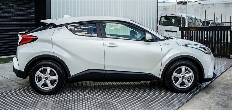 2020 Toyota C-HR - Thumbnail