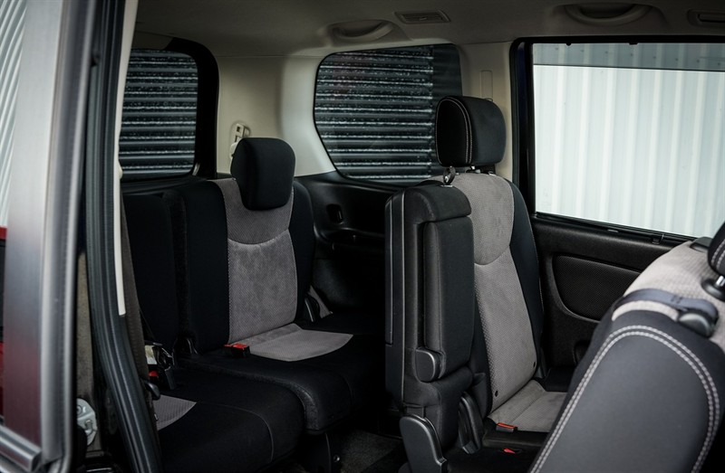 2013 Nissan Serena - Thumbnail