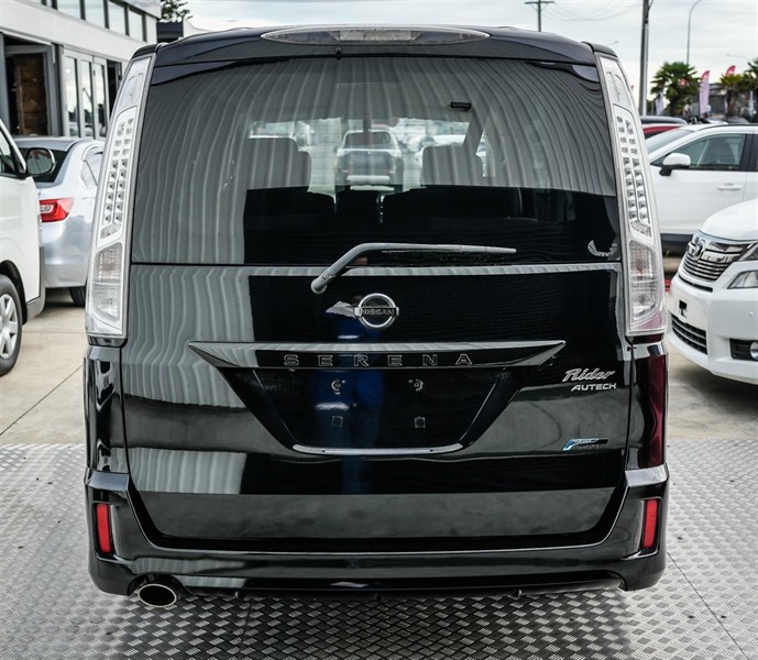 2013 Nissan Serena - Thumbnail