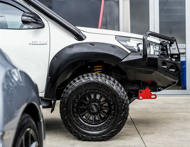 2019 Toyota Hilux - Thumbnail