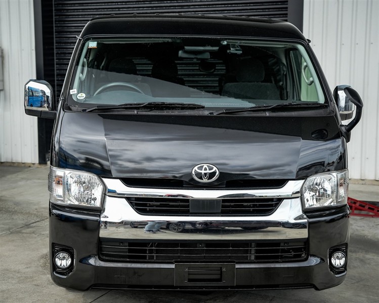 2022 Toyota Hiace - Thumbnail