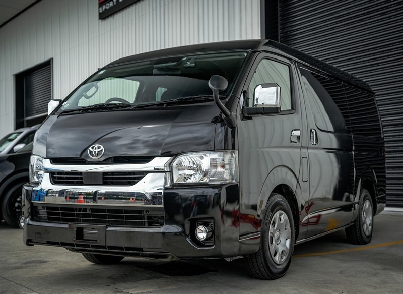 2022 Toyota Hiace - Thumbnail
