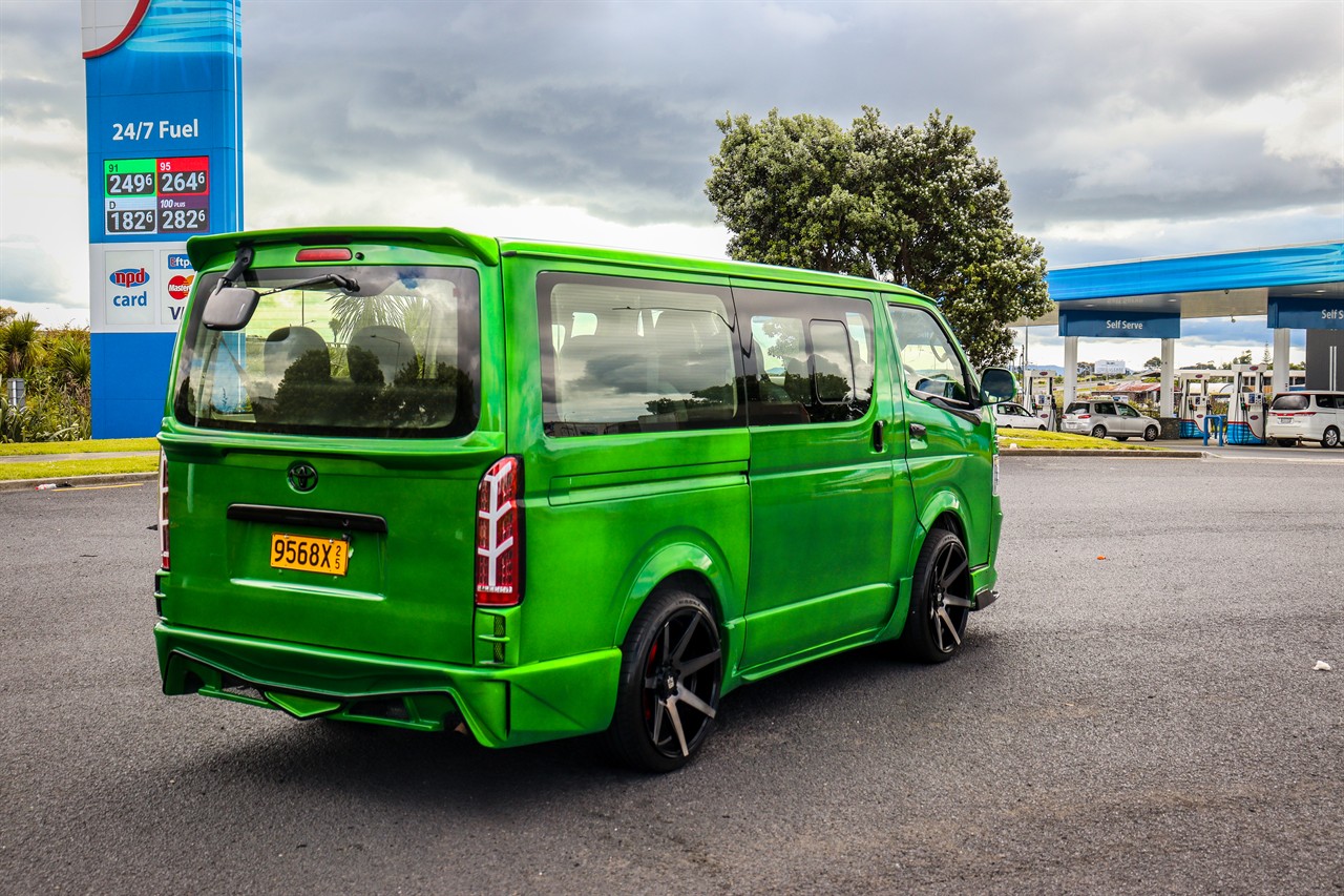 2018 Toyota Hiace (11-Seater)