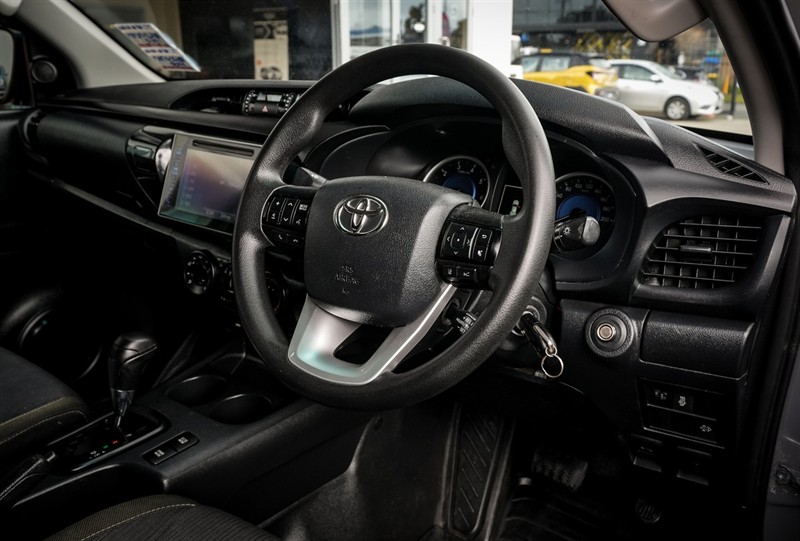 2019 Toyota Hilux - Thumbnail