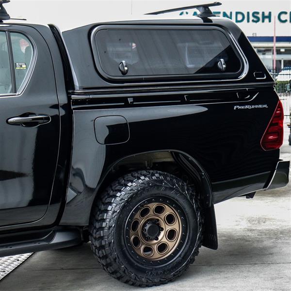 2022 Toyota Hilux - Thumbnail