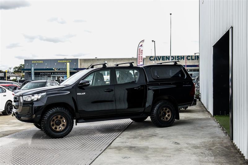 2022 Toyota Hilux - Thumbnail