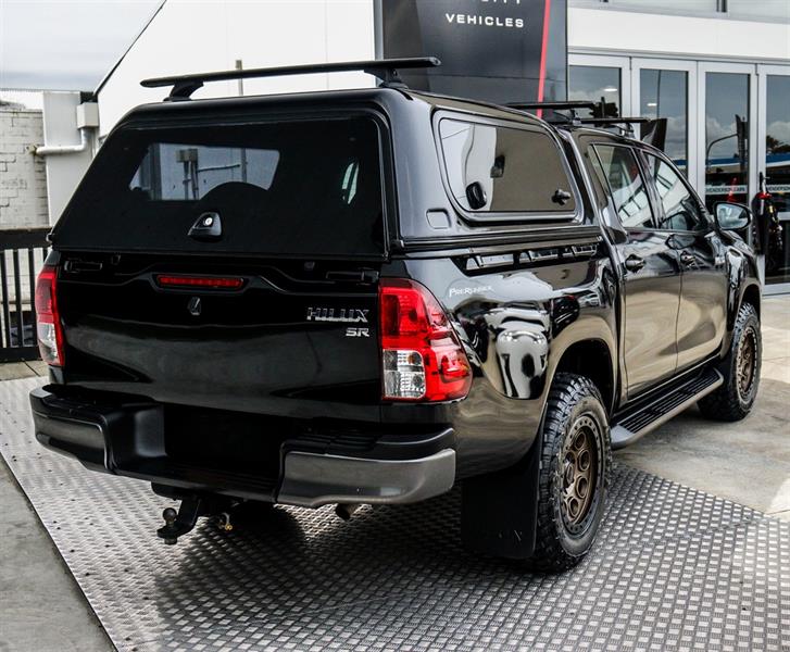 2022 Toyota Hilux - Thumbnail