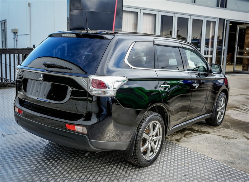 2013 Mitsubishi Outlander - Thumbnail