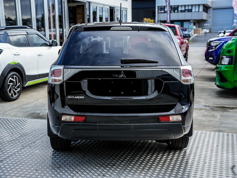 2013 Mitsubishi Outlander - Thumbnail