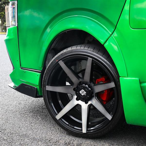 2015 Toyota Hiace - Thumbnail