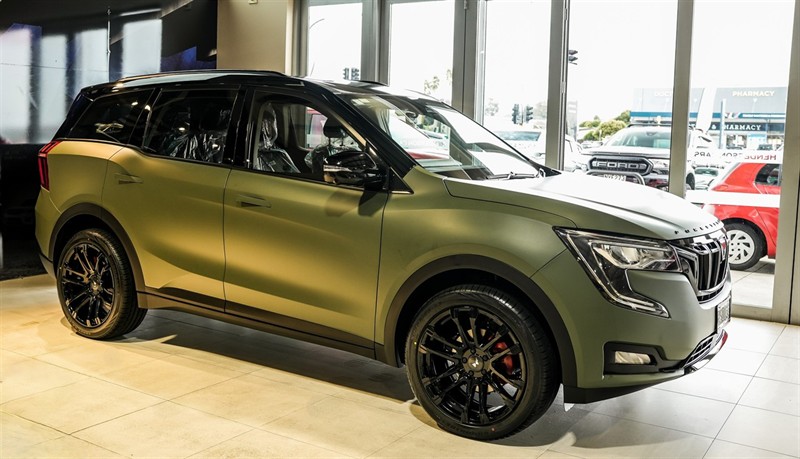 2026 Mahindra XUV 700 AX7L - Thumbnail