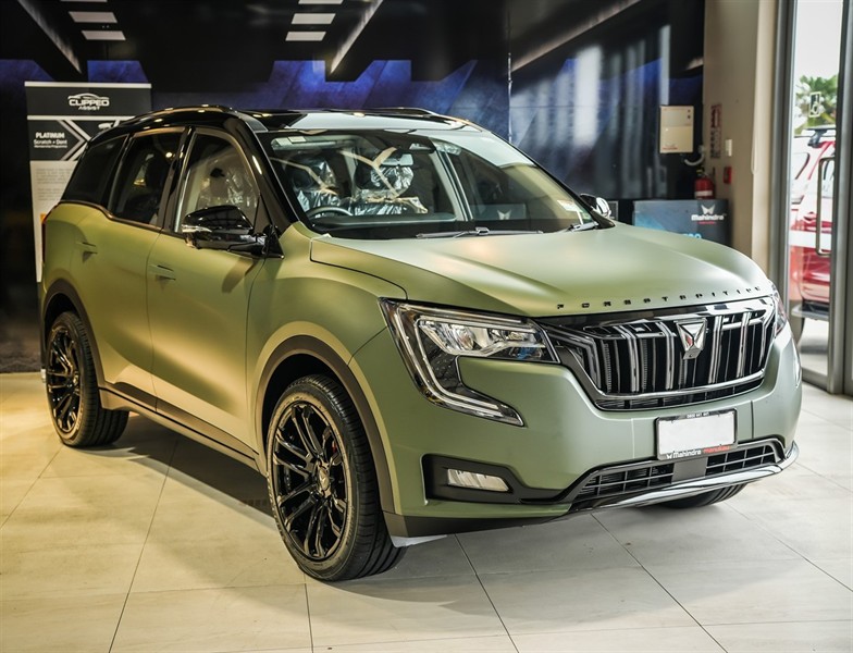 2026 Mahindra XUV 700 AX7L - Thumbnail