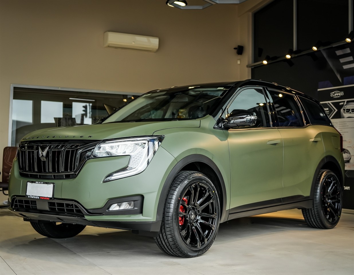 2026 Mahindra XUV 700 AX7L