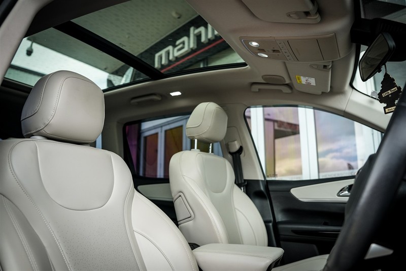 2023 Mahindra XUV 700 - Thumbnail