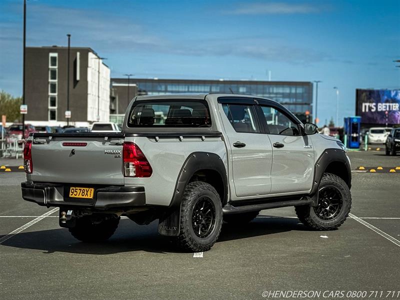 2022 Toyota Hilux - Thumbnail