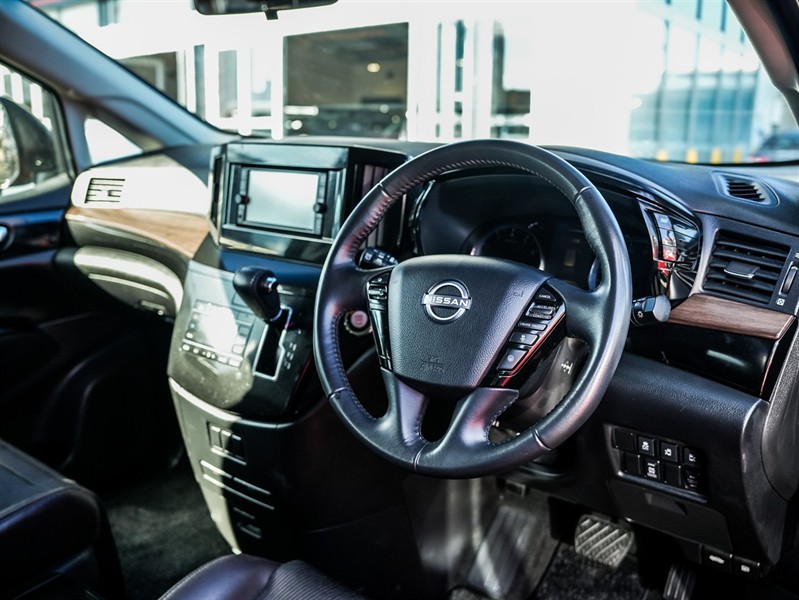 2023 Nissan Elgrand - Thumbnail