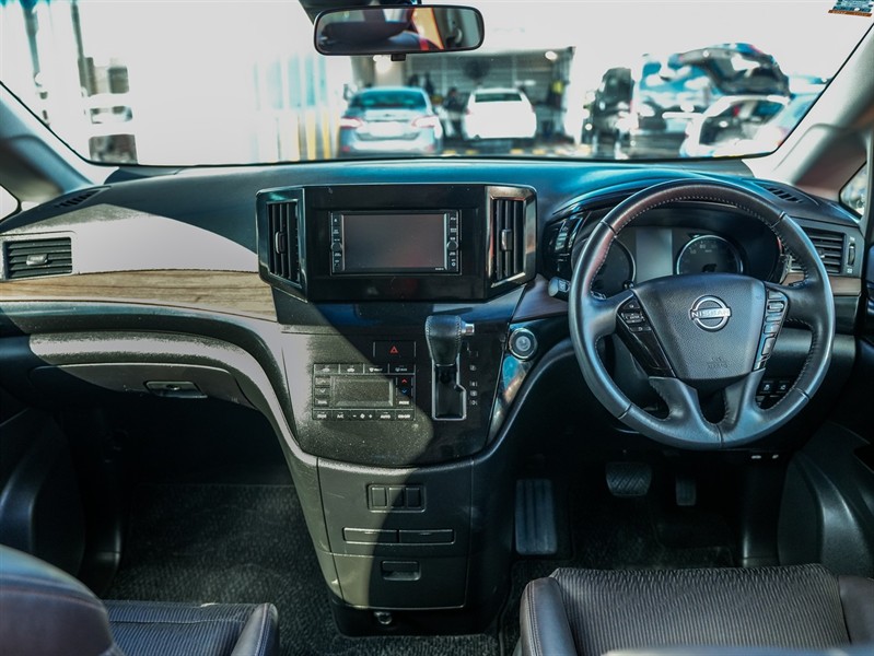2023 Nissan Elgrand - Thumbnail