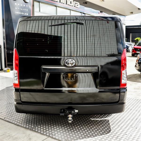 2020 Toyota Hiace - Thumbnail