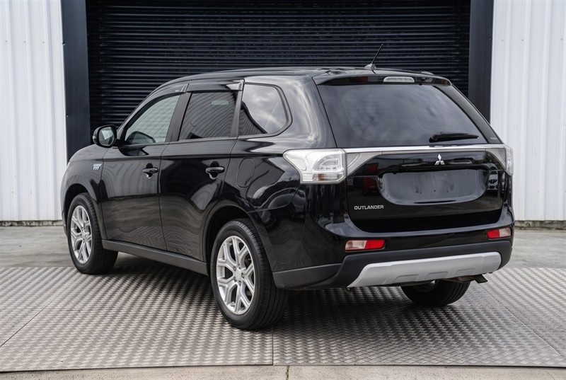2014 Mitsubishi Outlander - Thumbnail