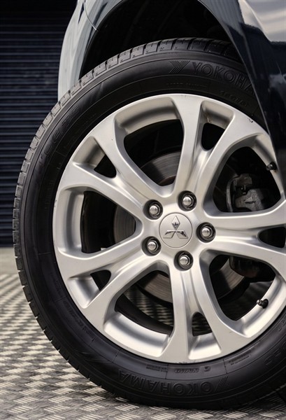 2014 Mitsubishi Outlander - Thumbnail