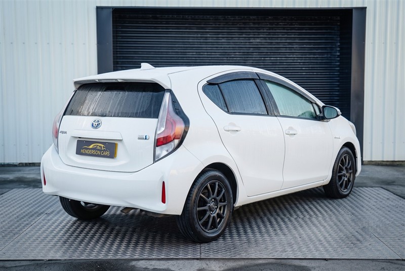 2019 Toyota Aqua - Thumbnail