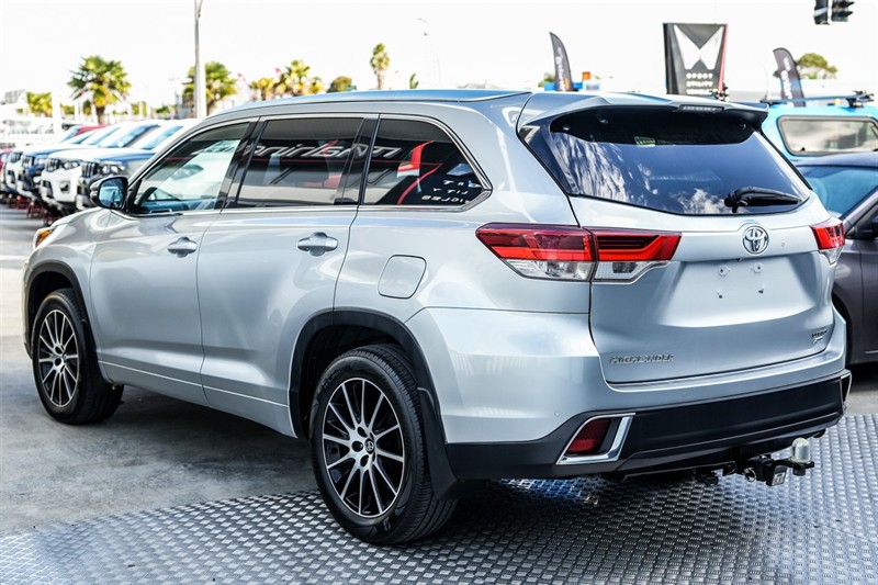 2021 Toyota Highlander - Thumbnail